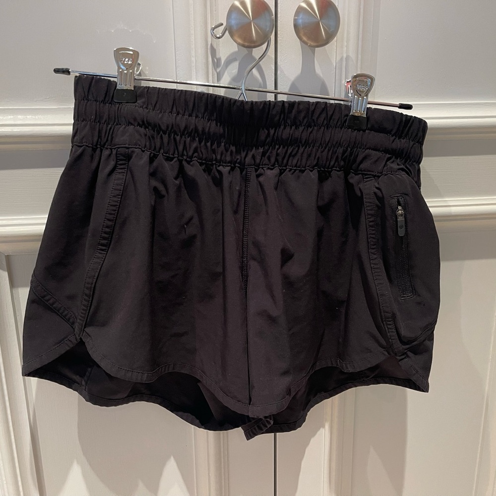 Lululemon size 8 shorts black